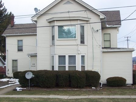 Apartments in everyday neighborhoods